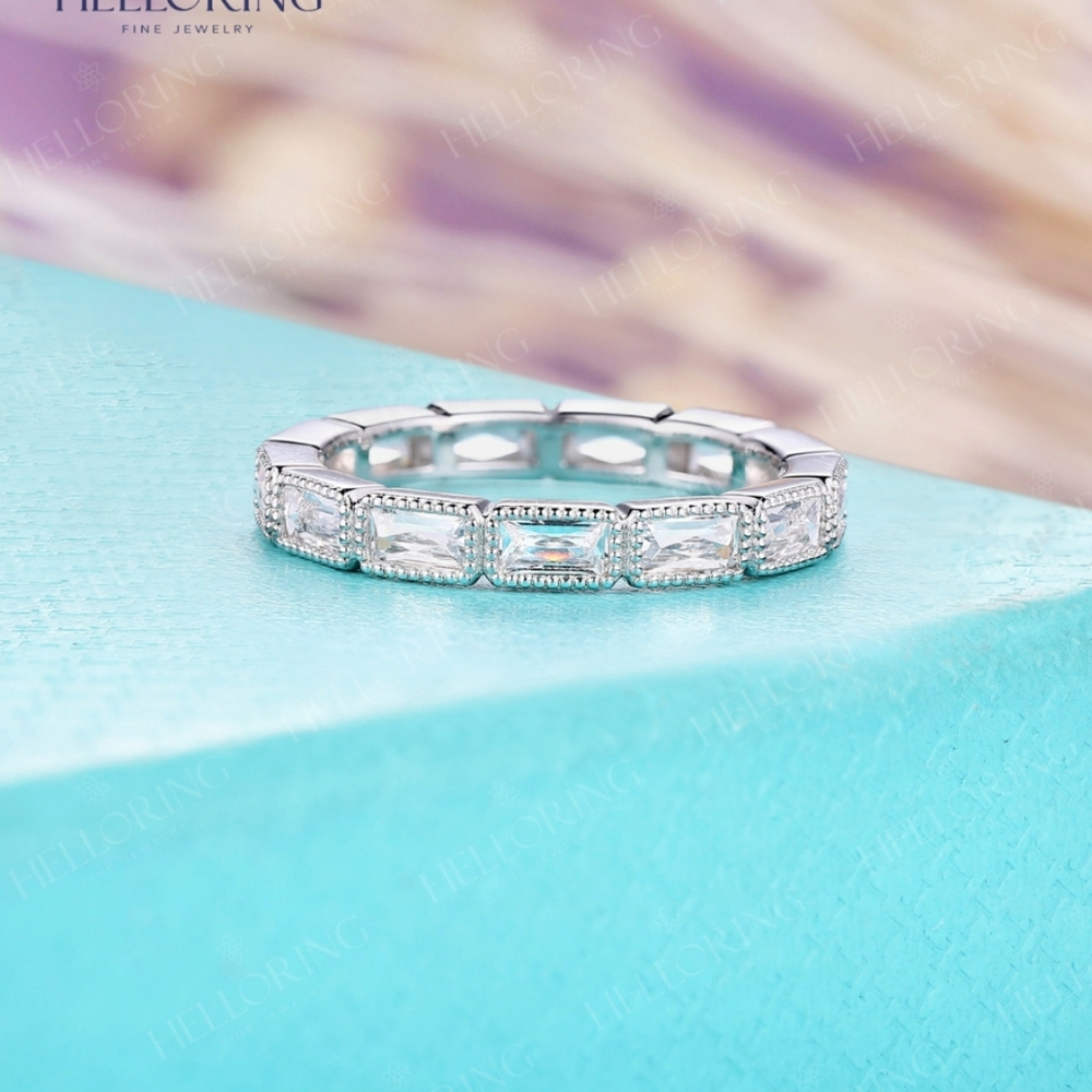 Elegant Silver Band Ring